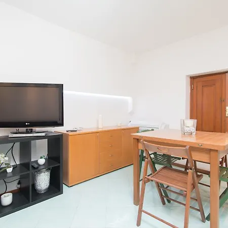 Plebiscito Apartment *